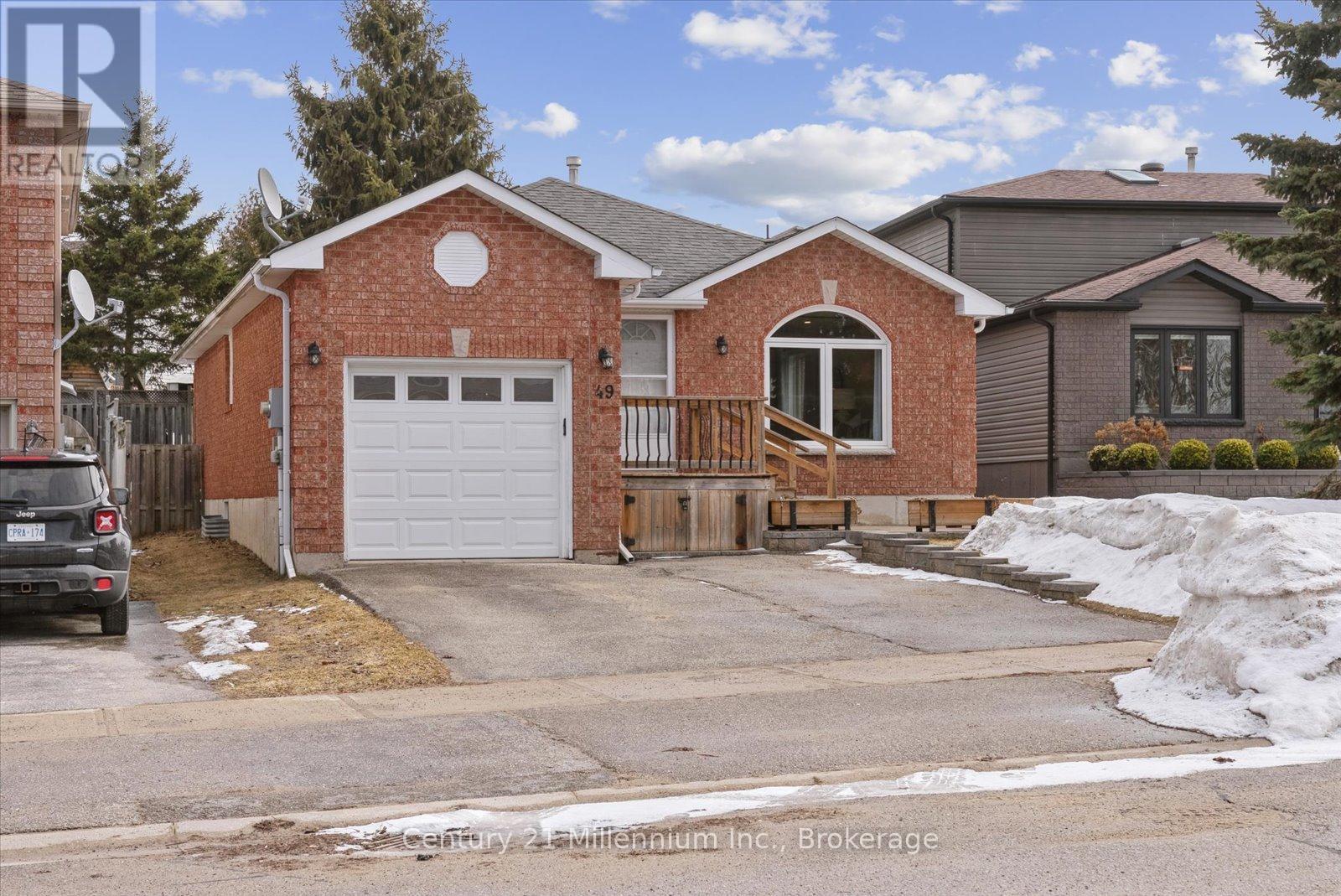 49 Waddington Crescent, Barrie, Ontario  L4N 8C7 - Photo 2 - S12904478