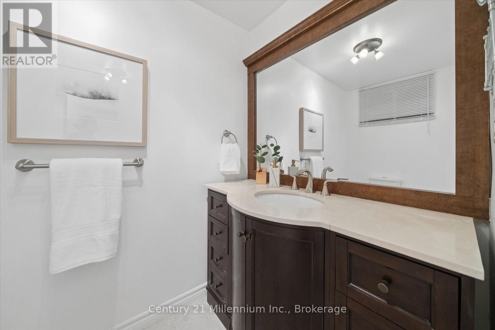 49 Waddington Crescent, Barrie, Ontario  L4N 8C7 - Photo 30 - S12904478