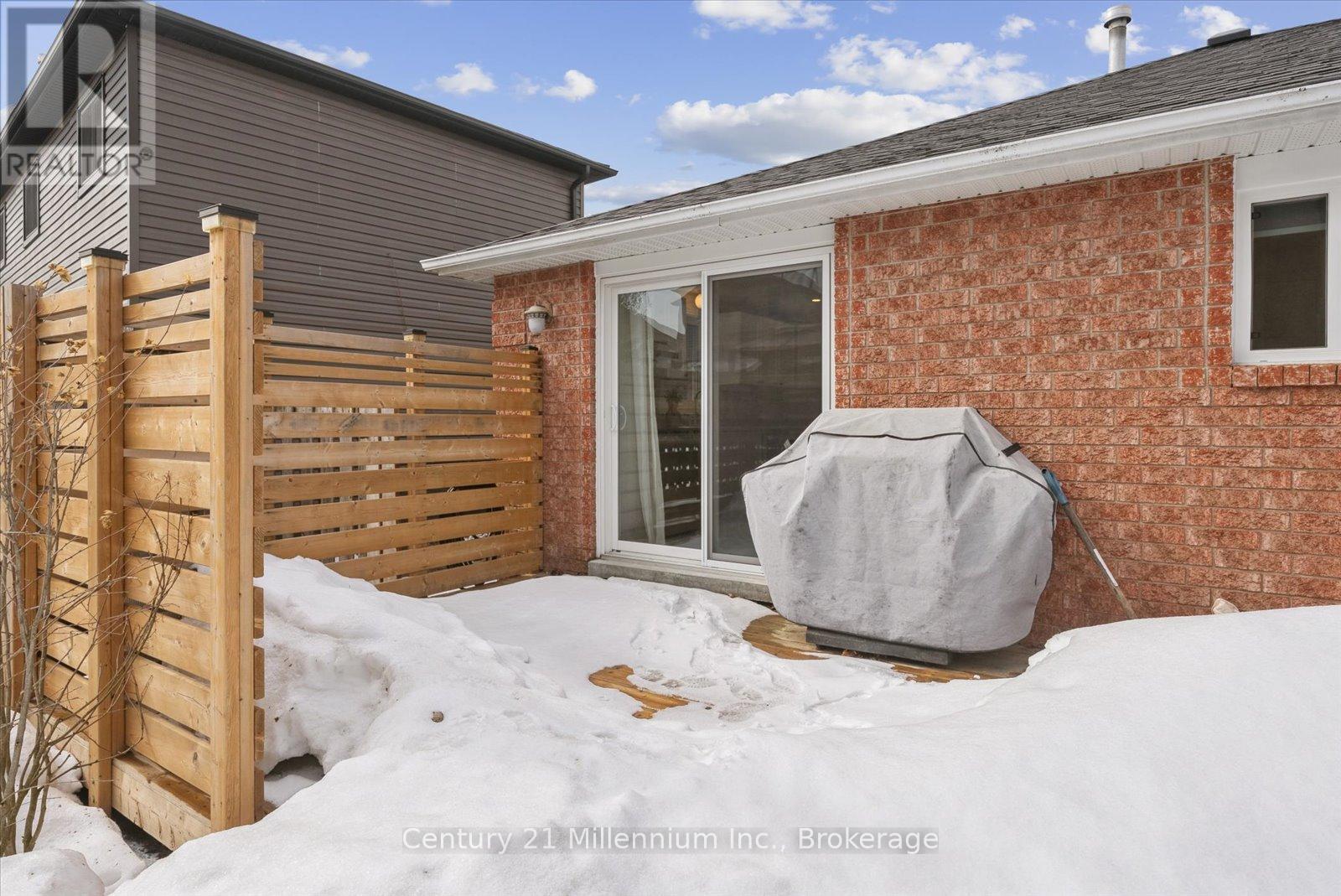 49 Waddington Crescent, Barrie, Ontario  L4N 8C7 - Photo 31 - S12904478