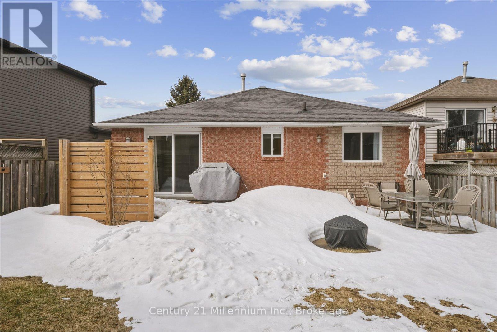 49 Waddington Crescent, Barrie, Ontario  L4N 8C7 - Photo 33 - S12904478