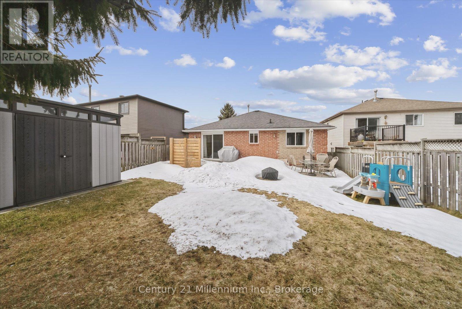 49 Waddington Crescent, Barrie, Ontario  L4N 8C7 - Photo 34 - S12904478