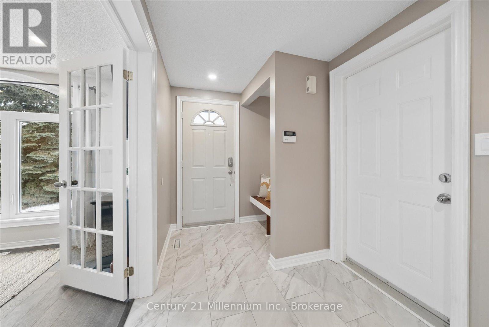 49 Waddington Crescent, Barrie, Ontario  L4N 8C7 - Photo 5 - S12904478