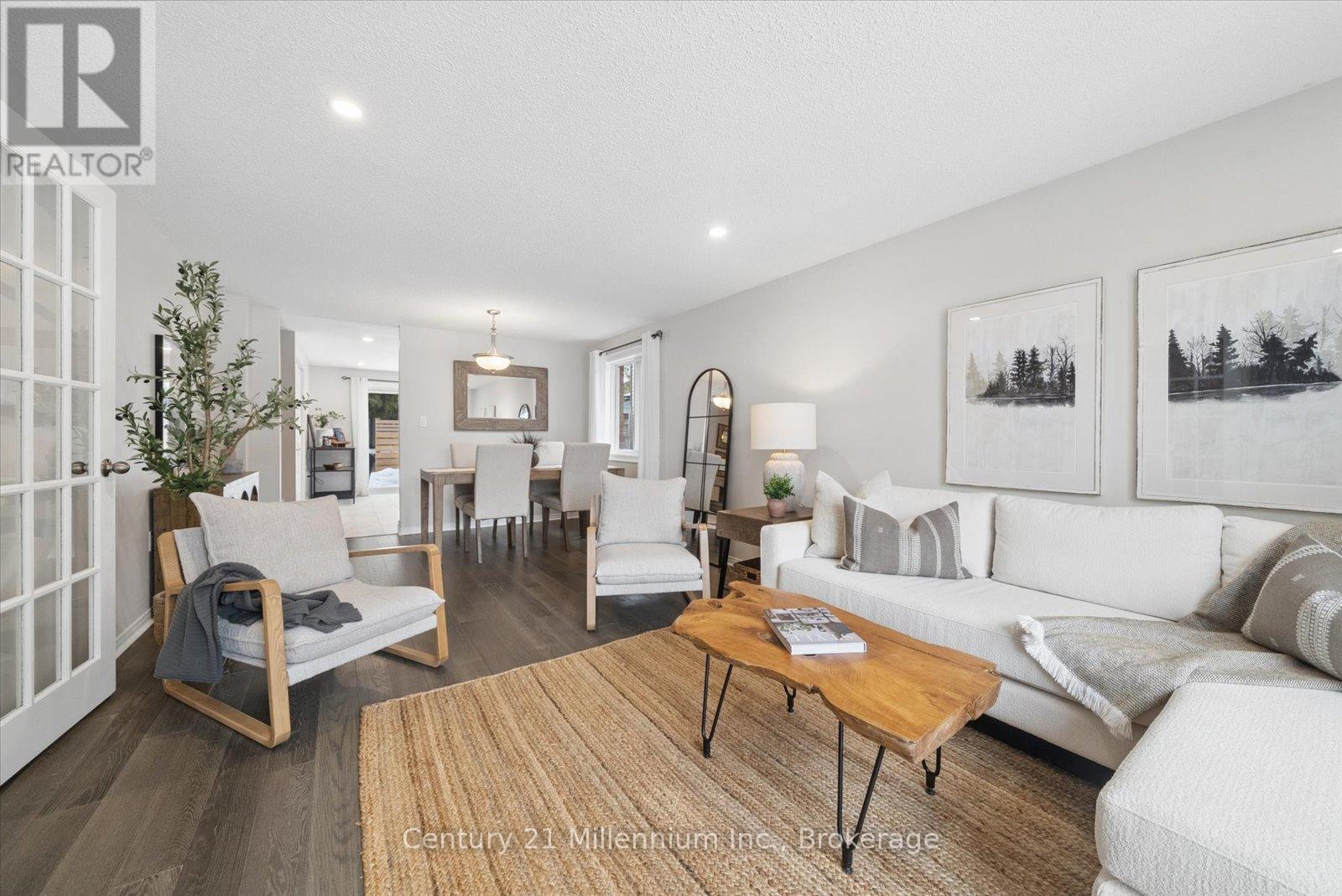 49 Waddington Crescent, Barrie, Ontario  L4N 8C7 - Photo 9 - S12904478