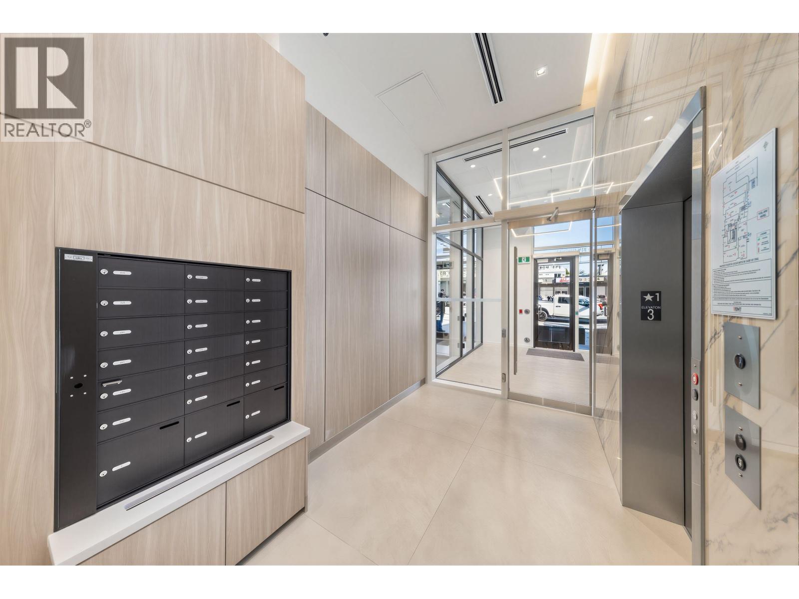 230 8425 Granville Street, Vancouver, British Columbia  V6P 0M3 - Photo 5 - C8077176