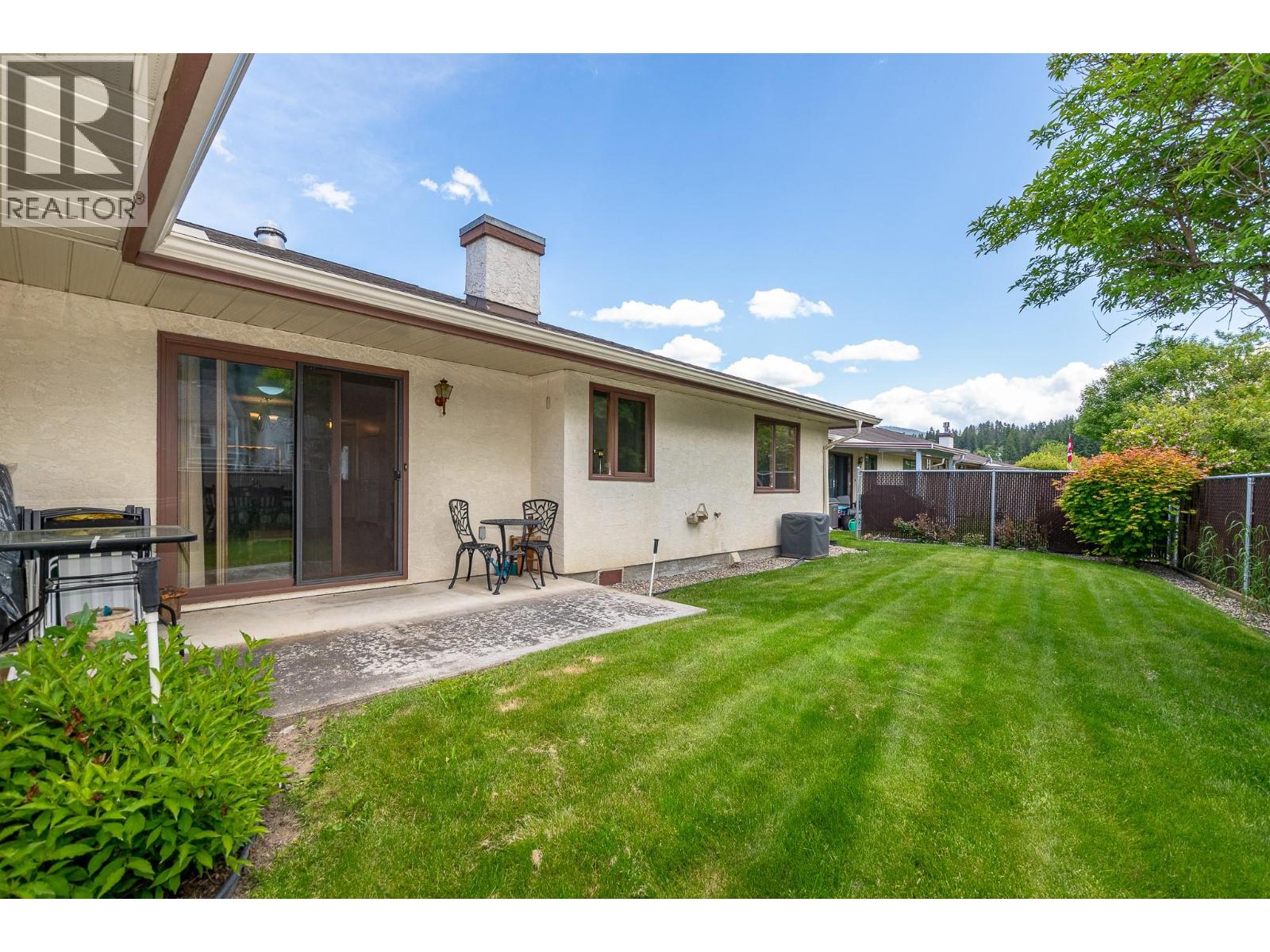 151 8 Avenue Sw Unit# 10, Salmon Arm, British Columbia  V1E 1B9 - Photo 3 - 10349190