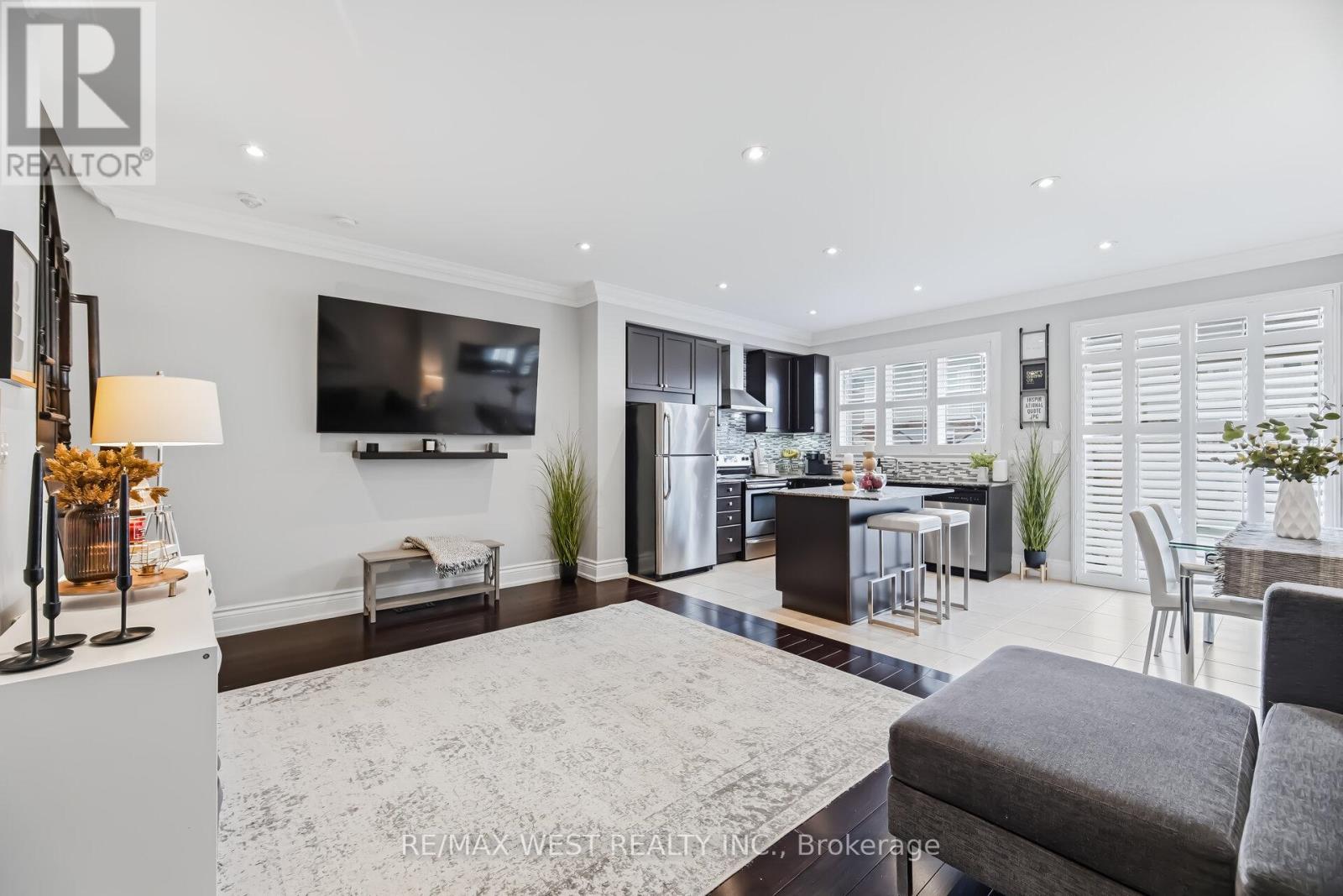 10 Weaver Terrace, New Tecumseth, Ontario  L0G 1W0 - Photo 8 - N12904476