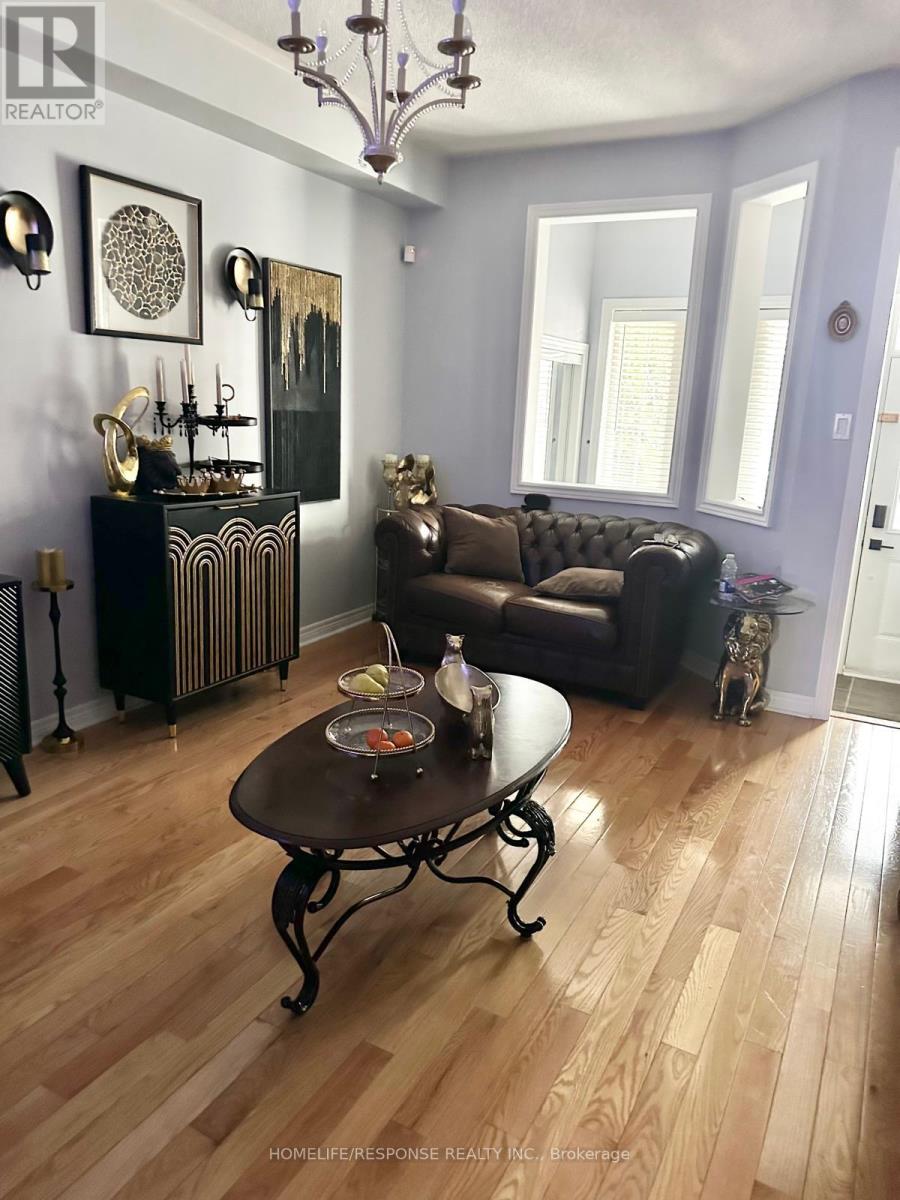 9 Aubergine Street, Richmond Hill, Ontario  L4E 5A8 - Photo 19 - N12904486