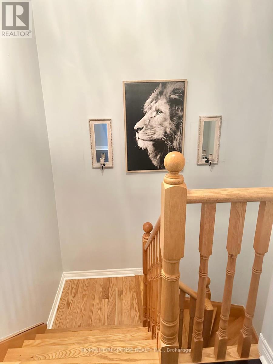 9 Aubergine Street, Richmond Hill, Ontario  L4E 5A8 - Photo 8 - N12904486