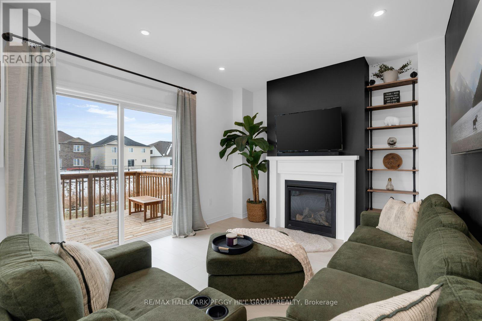 229 Mckenzie Drive, Clearview (Stayner), Ontario L0M 1S0 - Photo 2 - S12904458