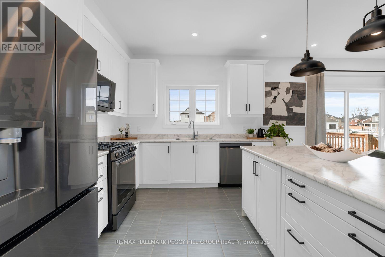 229 Mckenzie Drive, Clearview (Stayner), Ontario L0M 1S0 - Photo 5 - S12904458