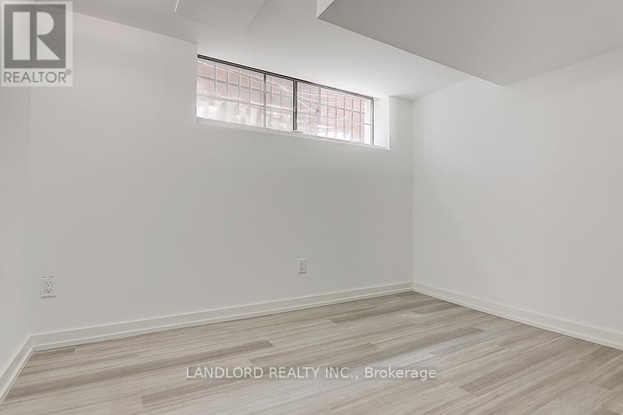 Lower - 56 Bicknell Avenue, Toronto, Ontario  M9M 4G5 - Photo 19 - W12904490