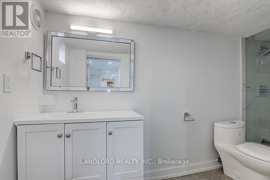 Lower - 56 Bicknell Avenue, Toronto, Ontario  M9M 4G5 - Photo 22 - W12904490