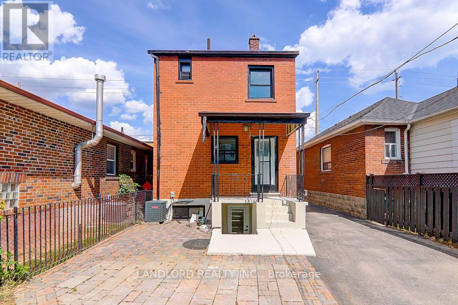 Lower - 56 Bicknell Avenue, Toronto, Ontario  M9M 4G5 - Photo 5 - W12904490