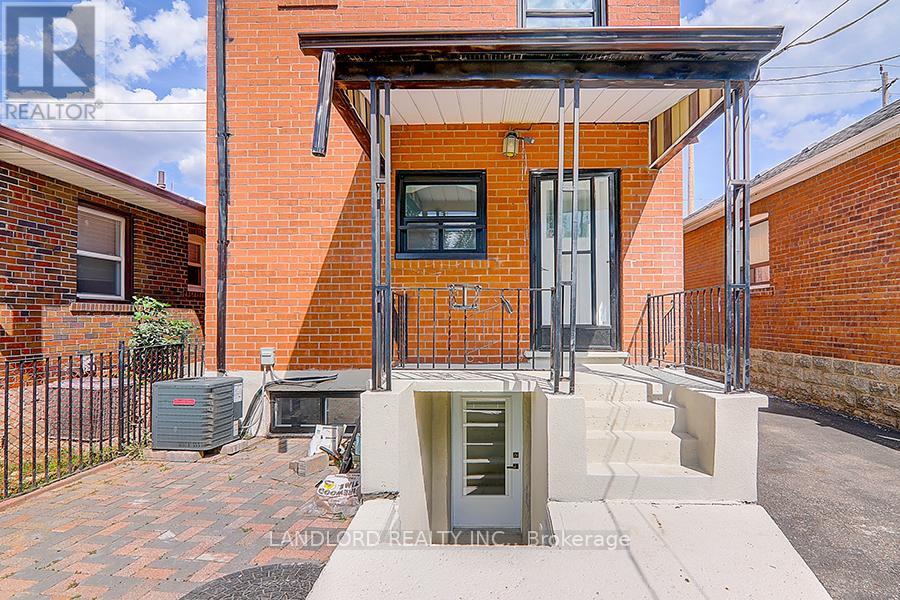 Lower - 56 Bicknell Avenue, Toronto, Ontario  M9M 4G5 - Photo 6 - W12904490