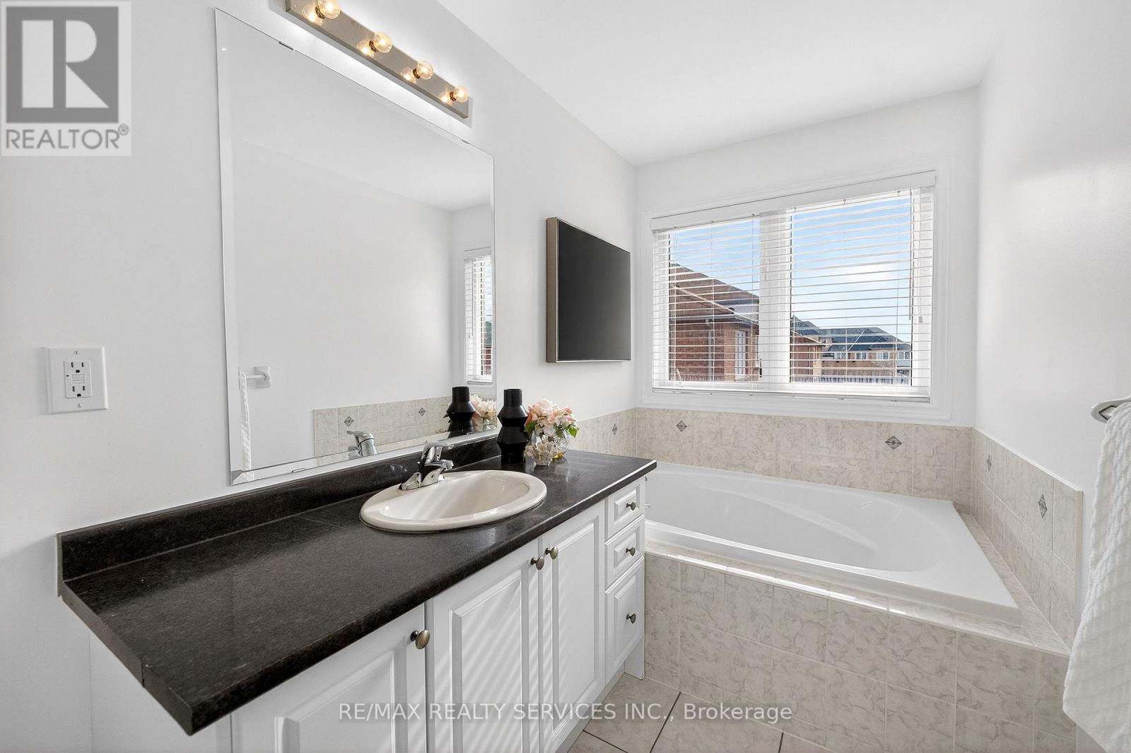 39 Lorenzo Circle, Brampton, Ontario  L6R 3N4 - Photo 27 - W12904510