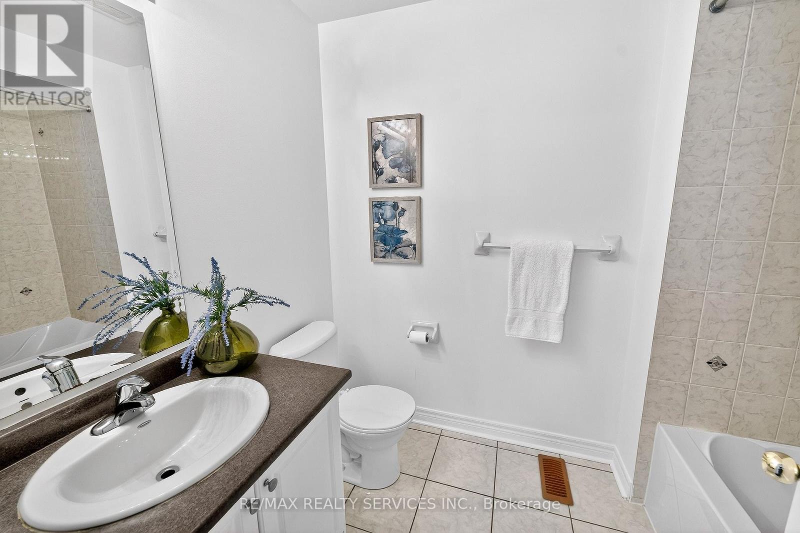 39 Lorenzo Circle, Brampton, Ontario  L6R 3N4 - Photo 36 - W12904510