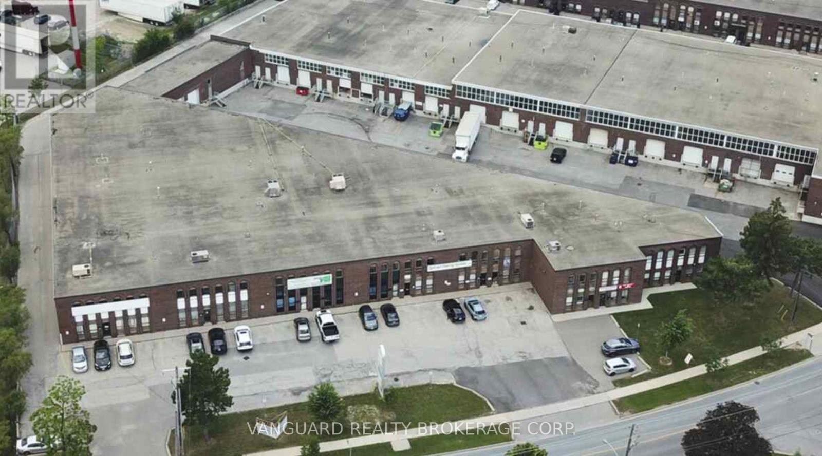 1-4 - 4476 Chesswood Drive, Toronto, Ontario  M3J 2B9 - Photo 2 - W12904526