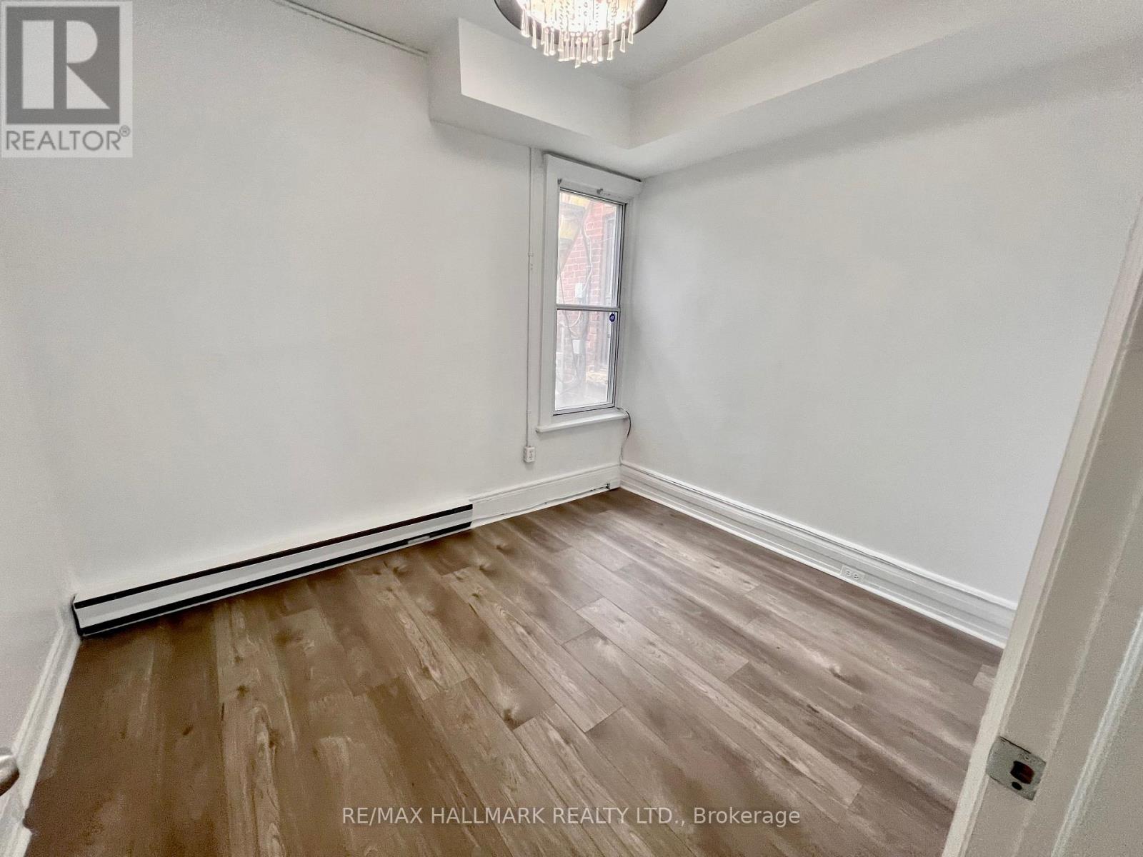 1 - 454 Bloor Street W, Toronto, Ontario  M5S 1X8 - Photo 3 - C12765910