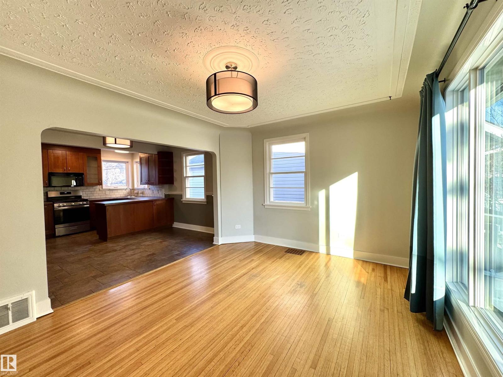 10944 71 Av Nw, Edmonton, Alberta  T6G 0A1 - Photo 6 - E4478337