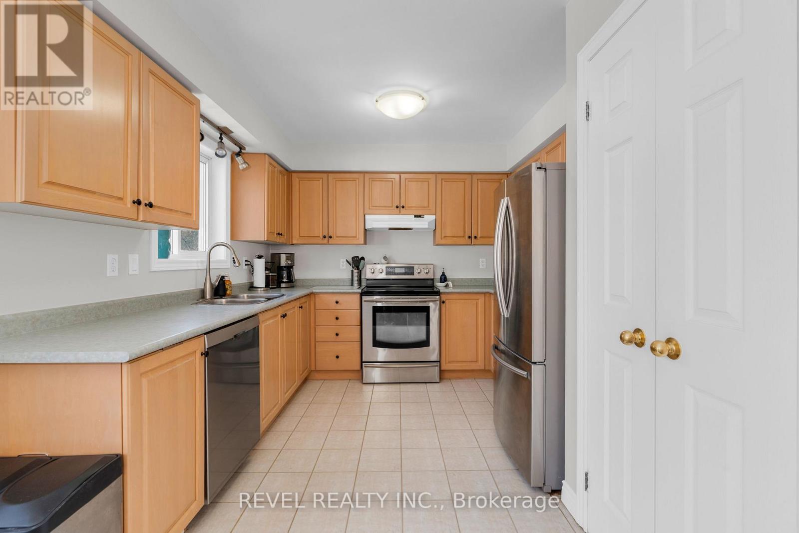 32 Hickory Lane, Oro-Medonte (Sugarbush), Ontario  L0K 1E0 - Photo 12 - S12803060