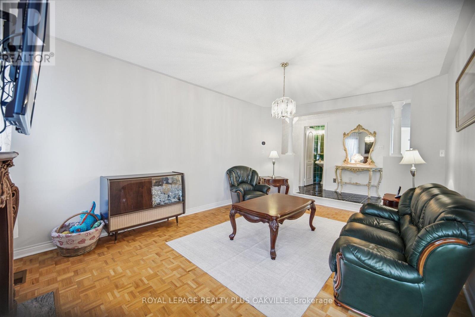 3395 Trelawny Circle, Mississauga, Ontario  L5N 6N6 - Photo 16 - W12817444