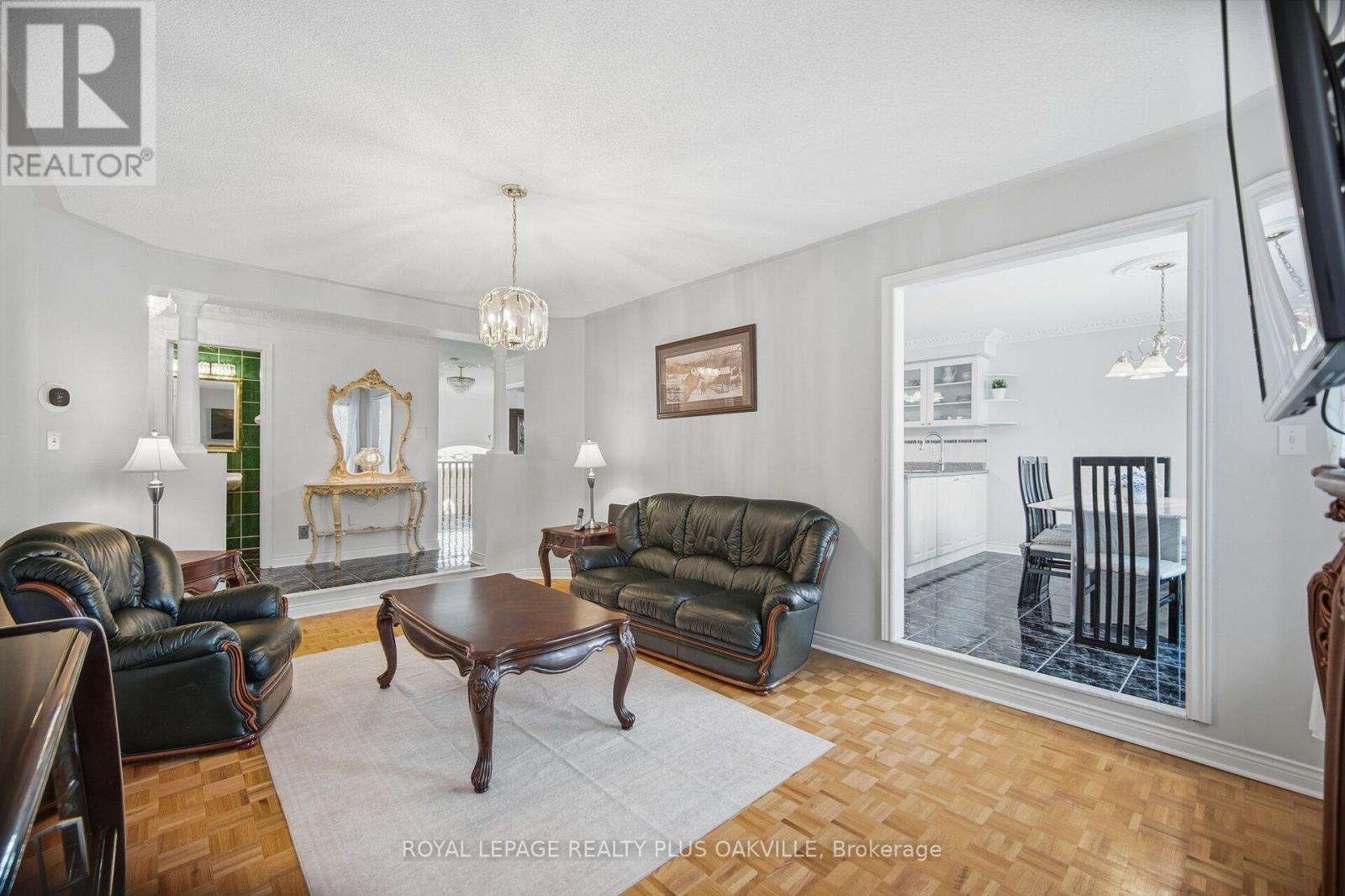 3395 Trelawny Circle, Mississauga, Ontario  L5N 6N6 - Photo 15 - W12817444