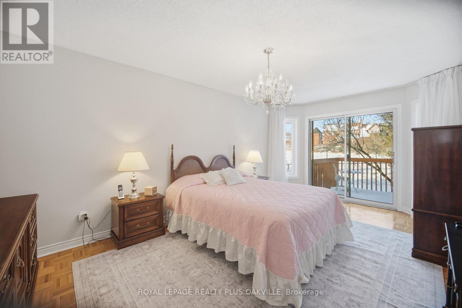 3395 Trelawny Circle, Mississauga, Ontario  L5N 6N6 - Photo 21 - W12817444