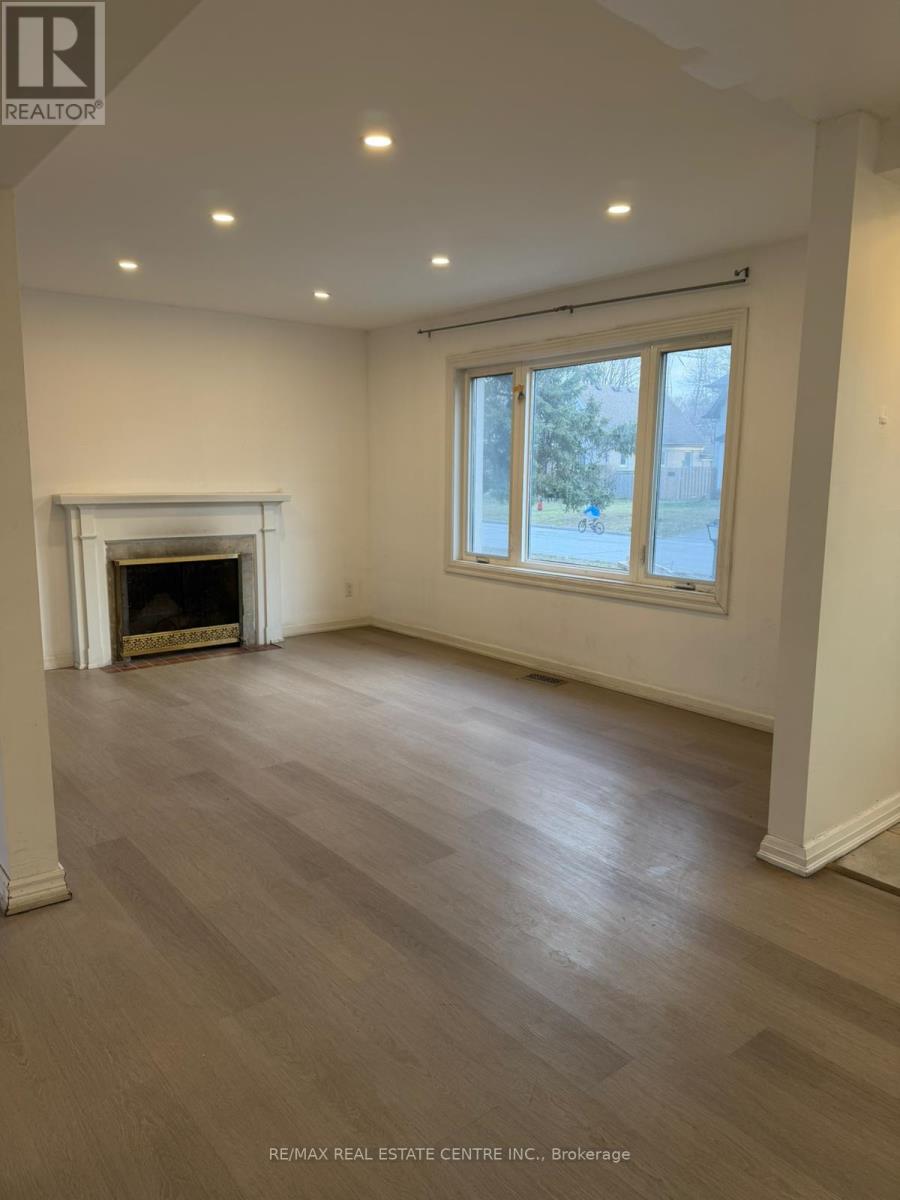 1485 Applewood Road, Mississauga, Ontario  L5E 2M2 - Photo 9 - W12896794