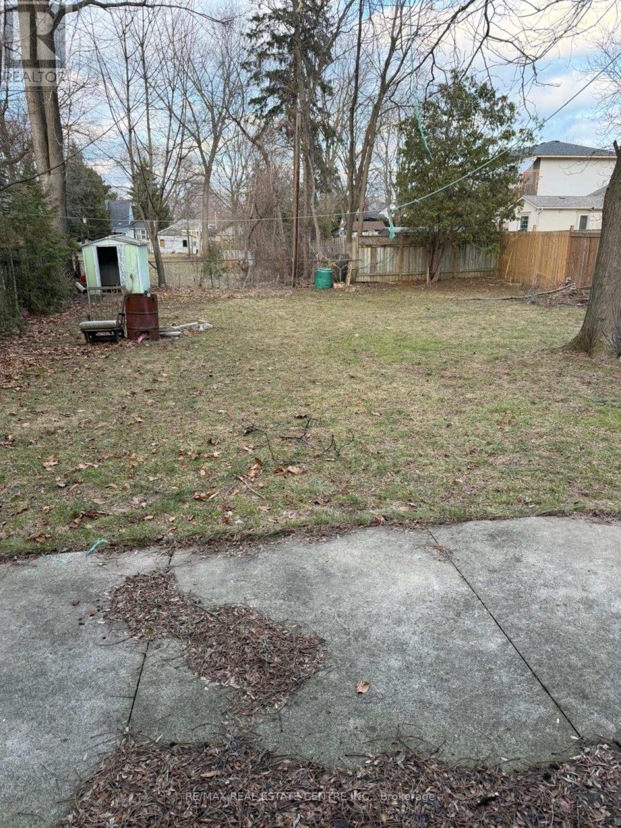 1485 Applewood Road, Mississauga, Ontario  L5E 2M2 - Photo 28 - W12896794