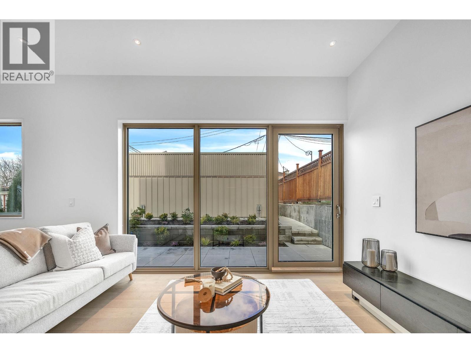 2 2915 E 5th Avenue, Vancouver, British Columbia  V5M 1N6 - Photo 14 - R3101017