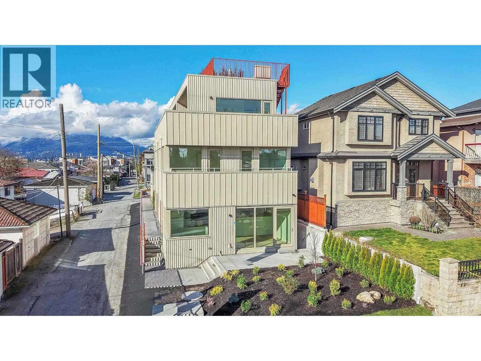 2 2915 E 5th Avenue, Vancouver, British Columbia  V5M 1N6 - Photo 37 - R3101017