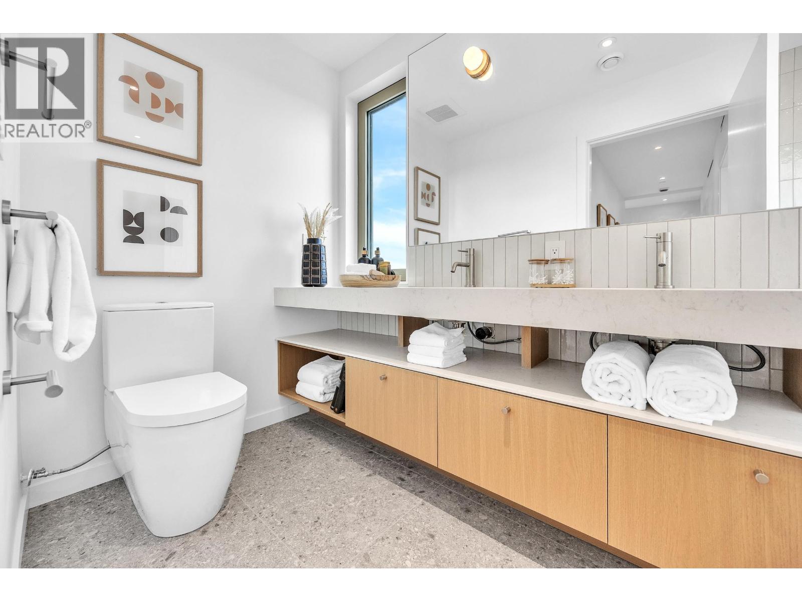 2 2915 E 5th Avenue, Vancouver, British Columbia  V5M 1N6 - Photo 22 - R3101017