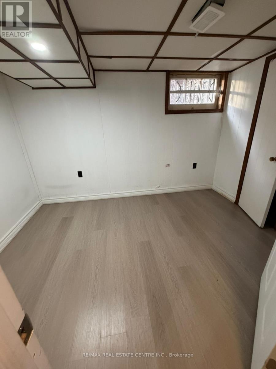 1485 Applewood Road, Mississauga, Ontario  L5E 2M2 - Photo 26 - W12896794