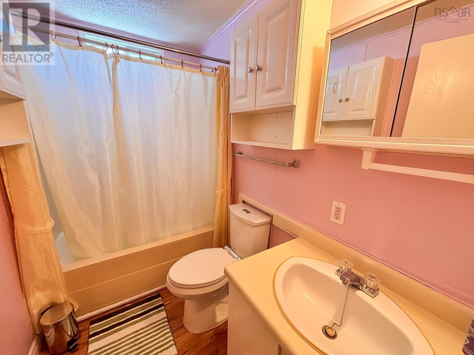 17 Summer Crescent, Bridgewater, Nova Scotia  B4V 3G3 - Photo 9 - 202604216