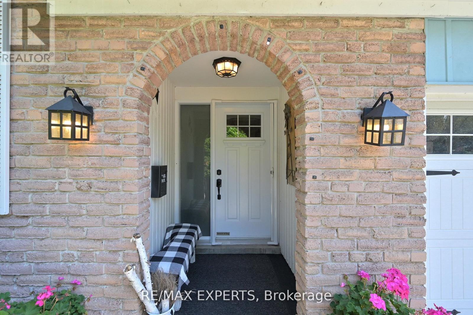 57 Pepper Tree Drive, Toronto, Ontario  M1C 1Y5 - Photo 2 - E12861886