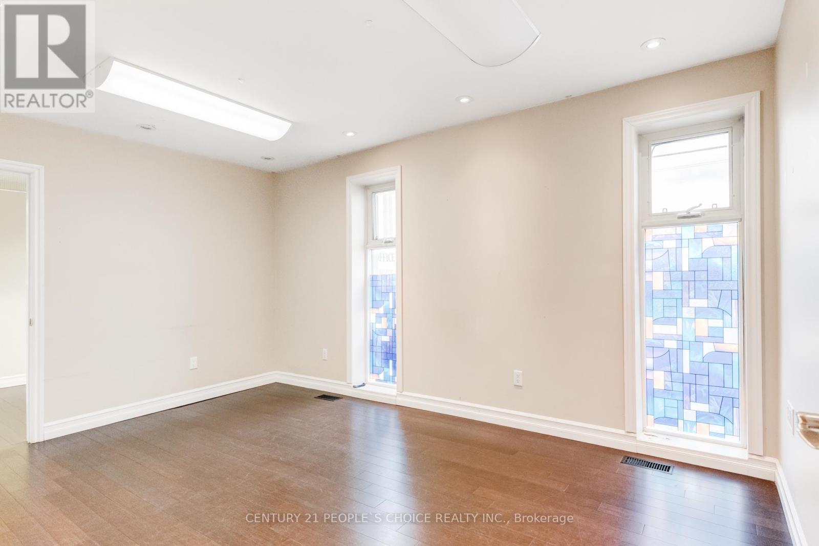 3042 Keele Street, Toronto, Ontario  M3M 2H5 - Photo 12 - W12888780