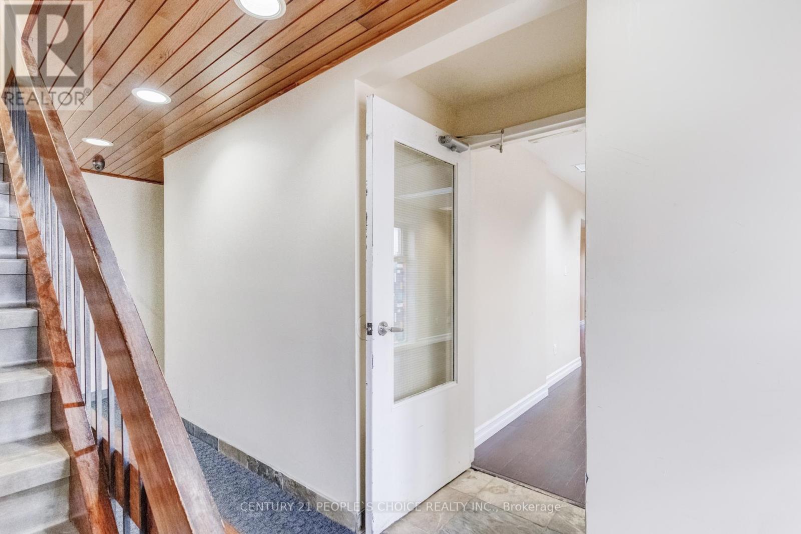 3042 Keele Street, Toronto, Ontario  M3M 2H5 - Photo 7 - W12888780