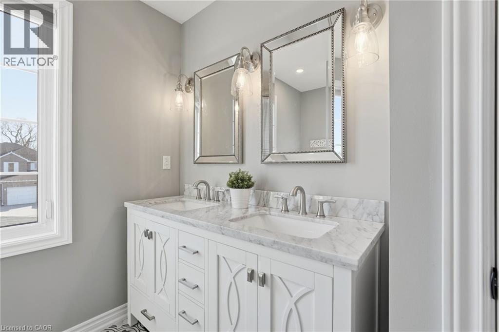 2443 Newport Street, Burlington, Ontario  L7M 3Y1 - Photo 31 - 40813863