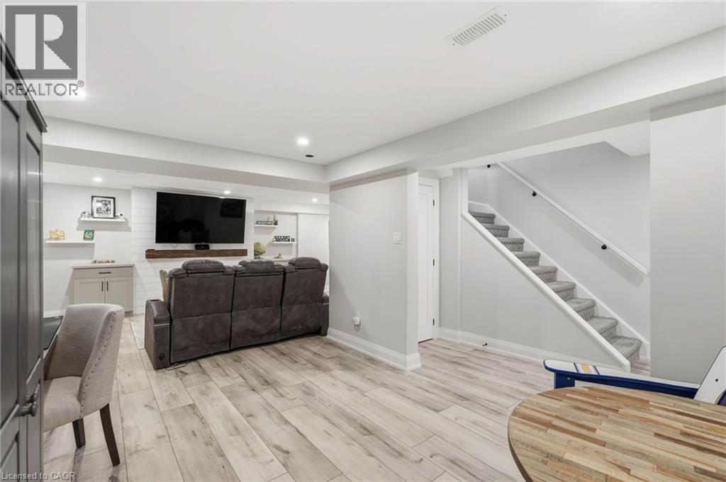 2443 Newport Street, Burlington, Ontario  L7M 3Y1 - Photo 36 - 40813863