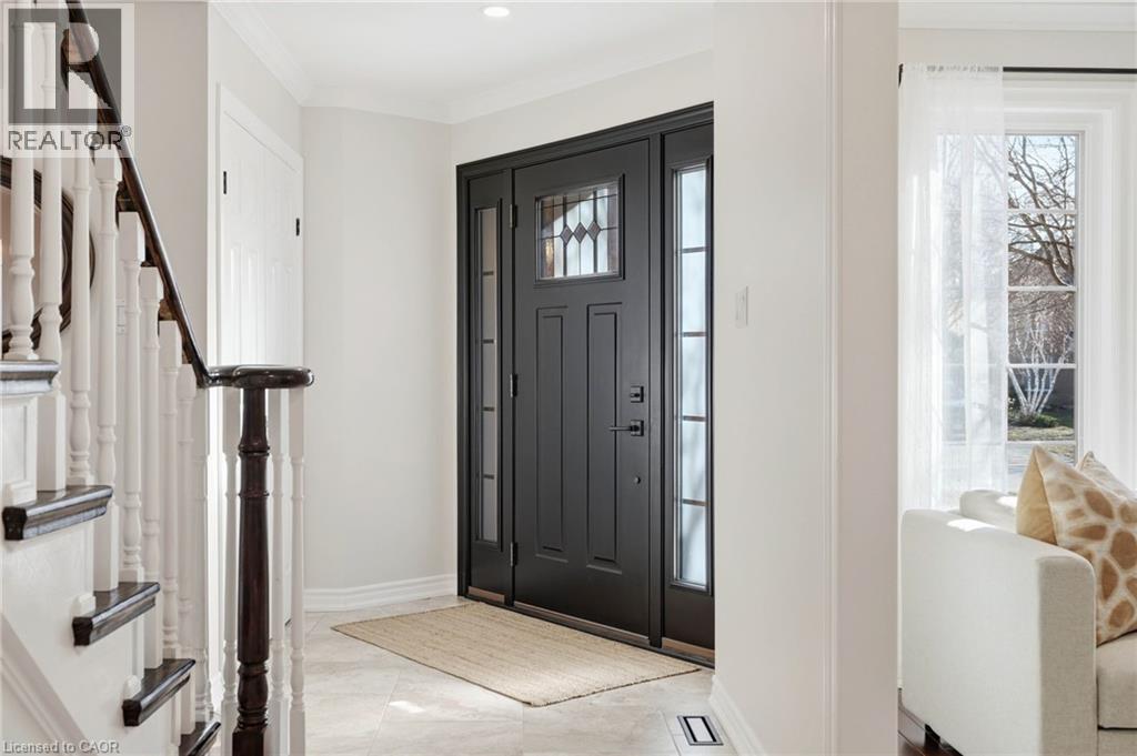 2443 Newport Street, Burlington, Ontario  L7M 3Y1 - Photo 4 - 40813863