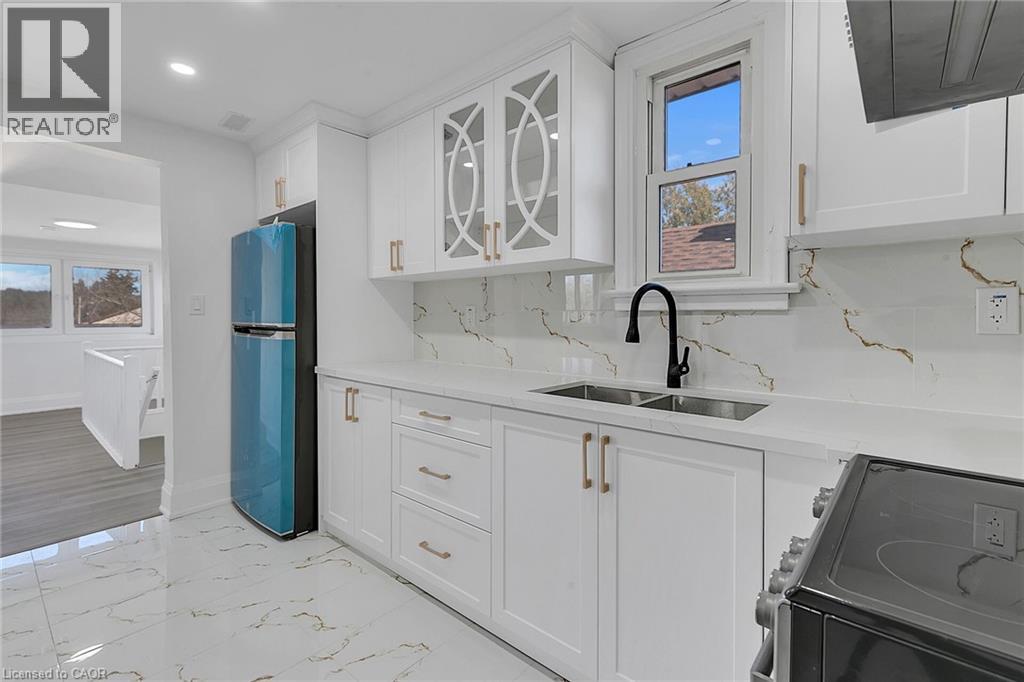 581 Lancaster Street W Unit# 1, Kitchener, Ontario  N2K 1M5 - Photo 2 - 40813696