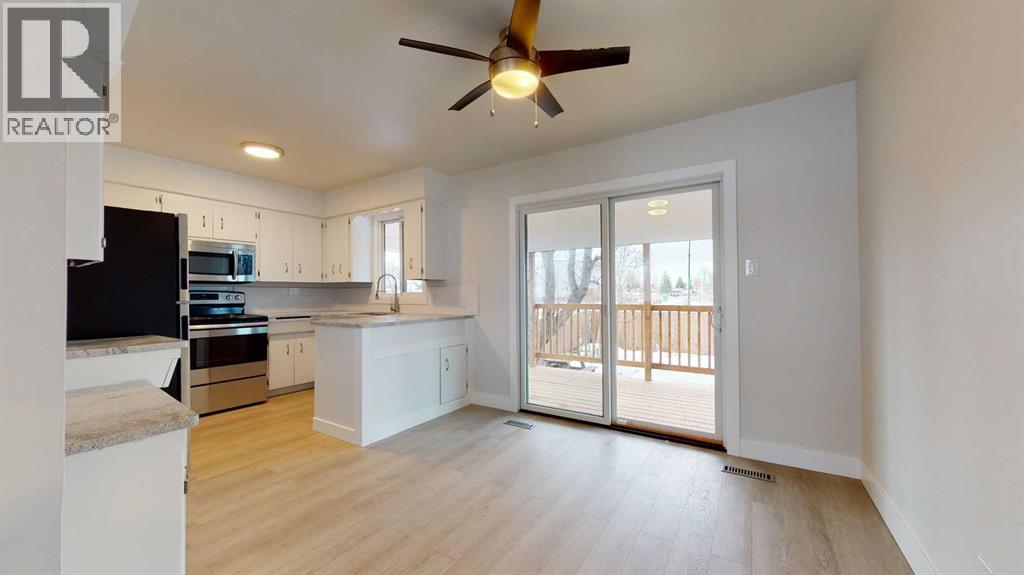 73 Laval Court W, Lethbridge, Alberta