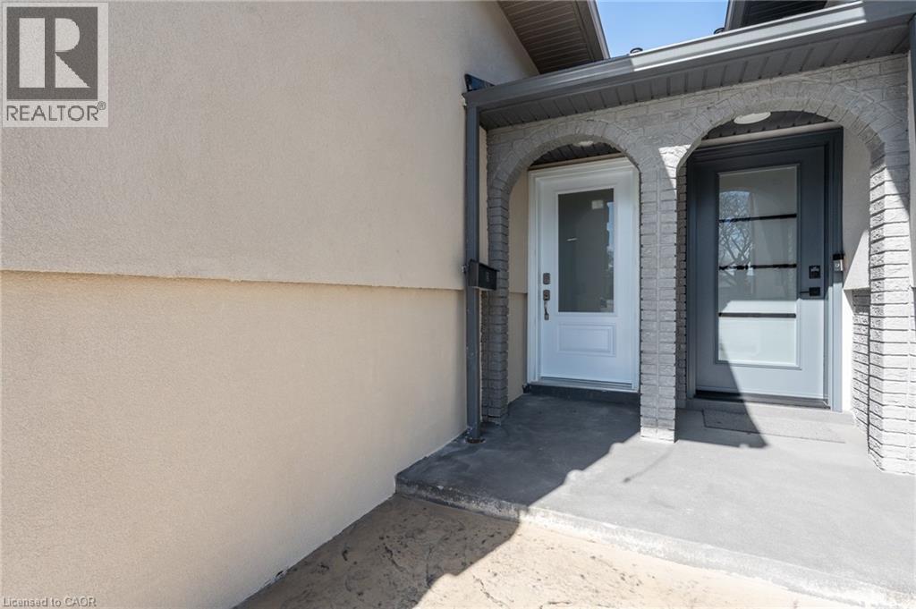 64 Brookstream Court, Hamilton, Ontario  L8K 6J2 - Photo 4 - 40808555