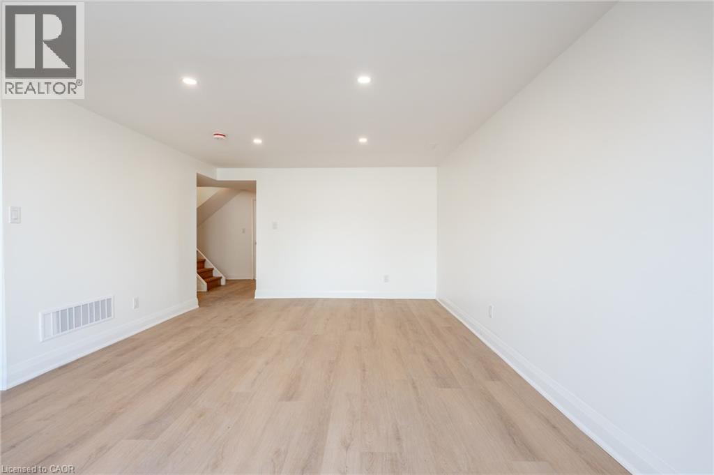 64 Brookstream Court, Hamilton, Ontario  L8K 6J2 - Photo 25 - 40808555