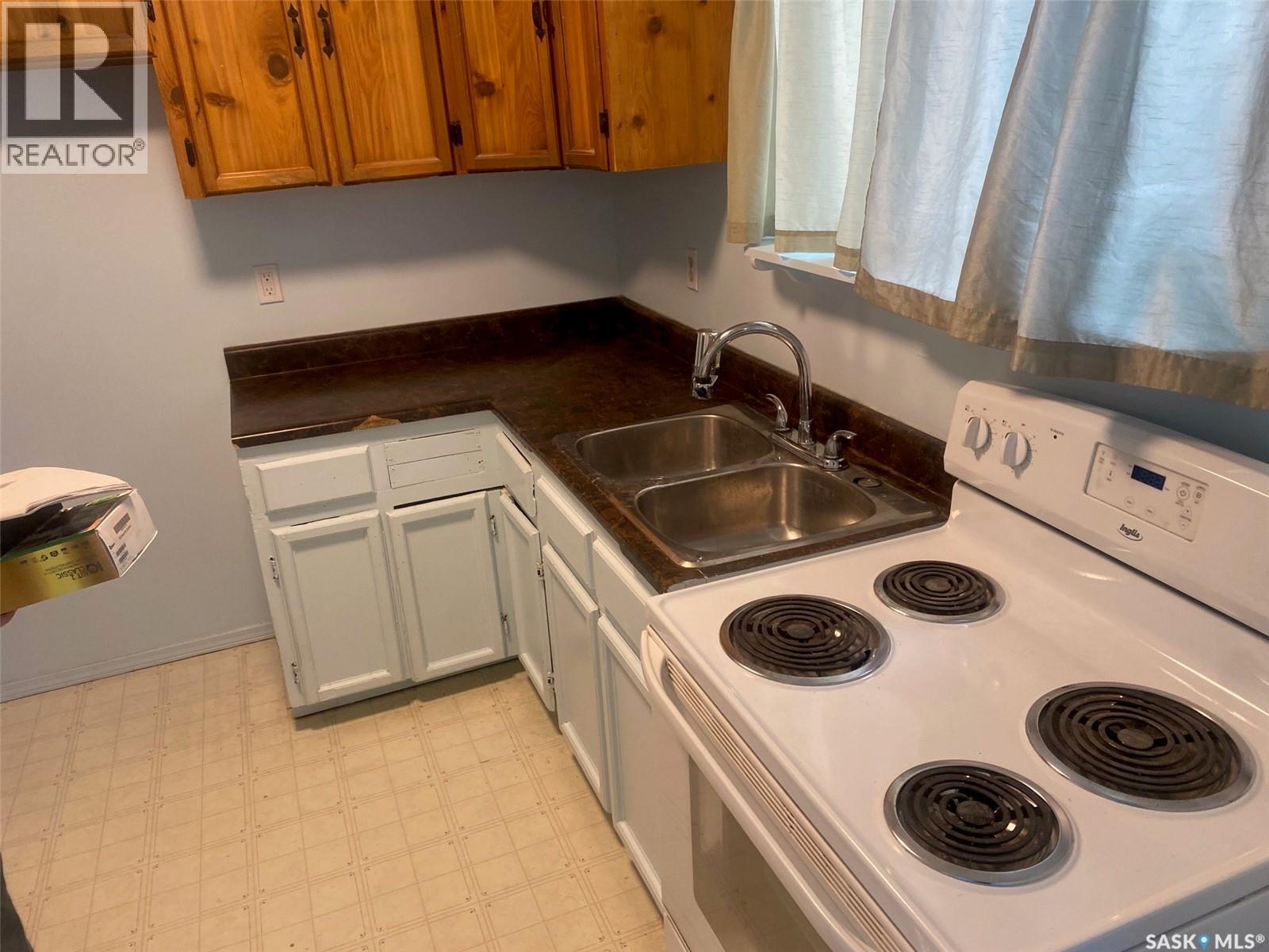 1127 J Avenue S, Saskatoon, Saskatchewan  S7M 2C2 - Photo 3 - SK029254