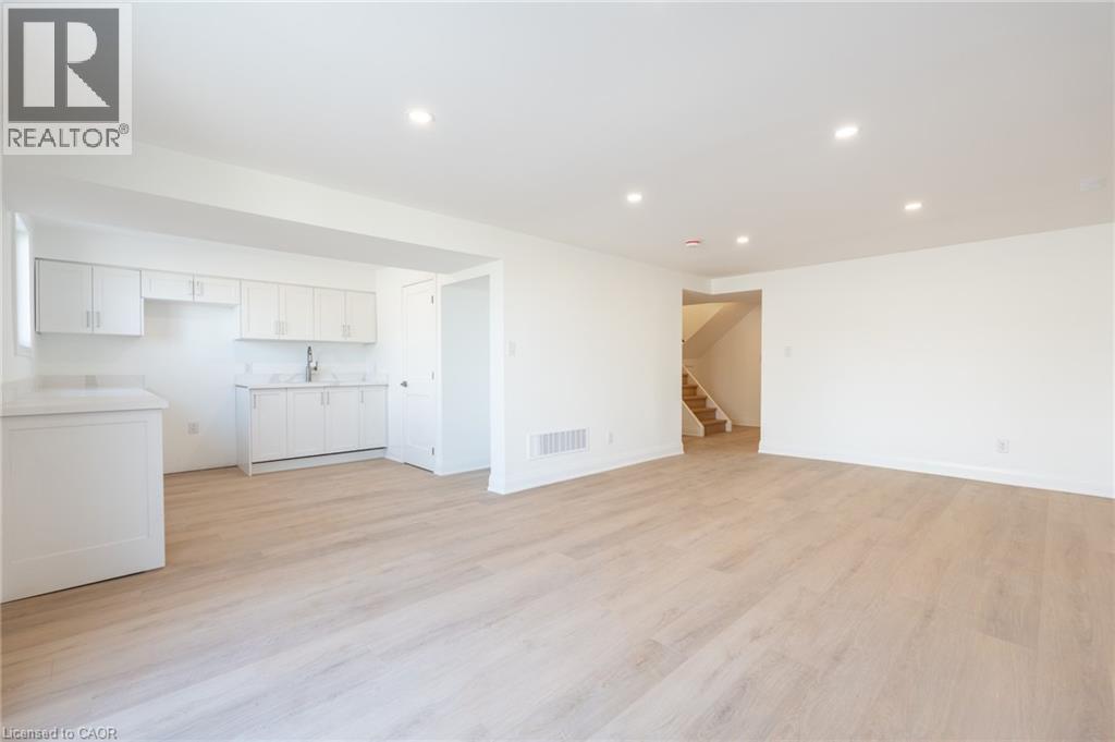 64 Brookstream Court, Hamilton, Ontario  L8K 6J2 - Photo 24 - 40808555