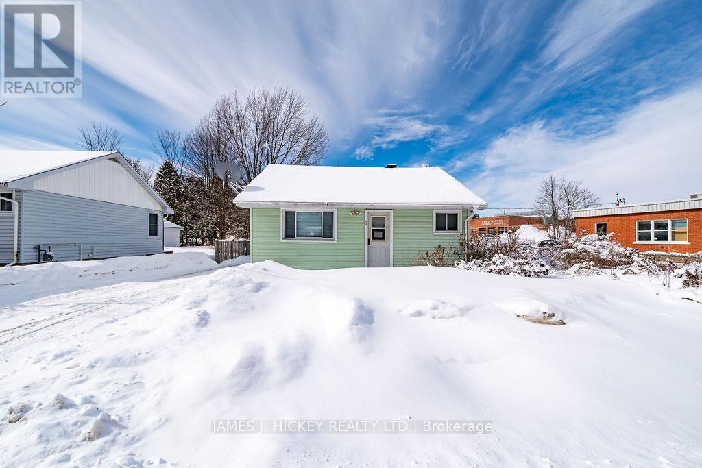 6 Hillcrest Avenue, Deep River, Ontario  K0J 1P0 - Photo 2 - X12904676