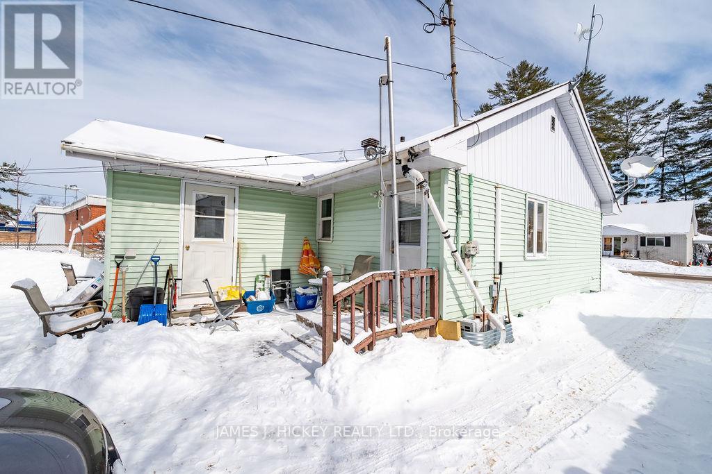 6 Hillcrest Avenue, Deep River, Ontario  K0J 1P0 - Photo 3 - X12904676