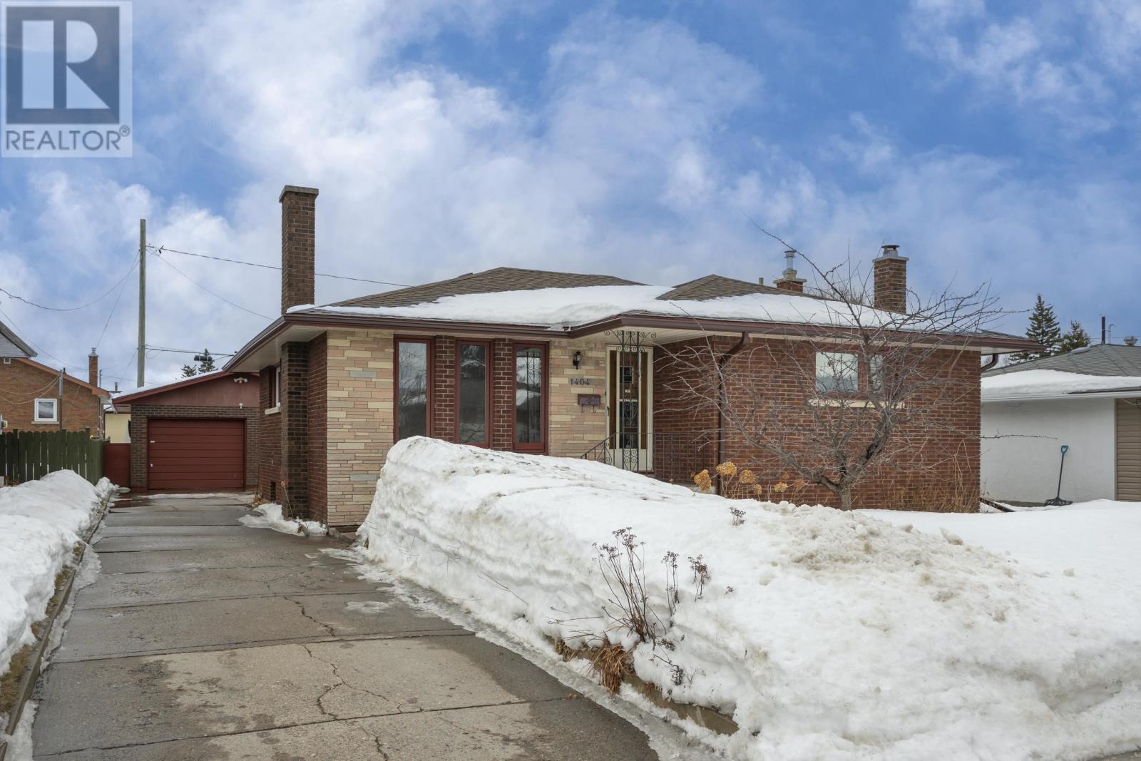 1404 Mary St. W, Thunder Bay, Ontario