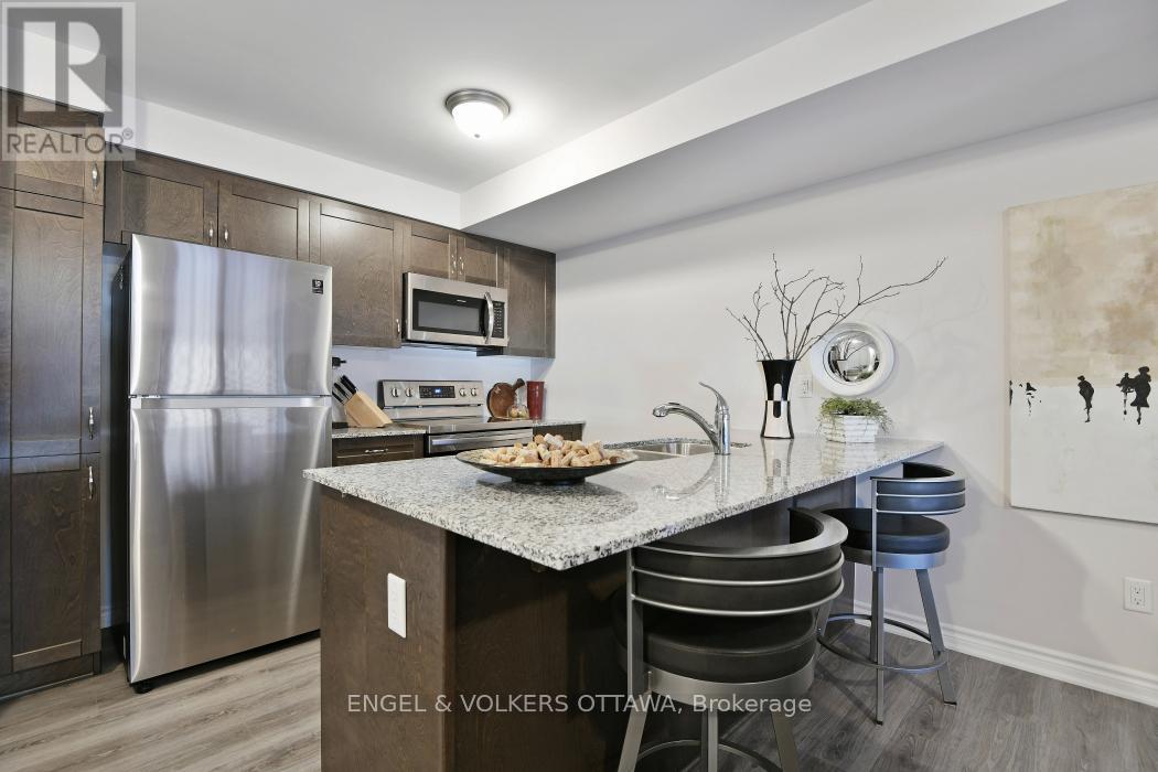 2033 Seeley's Bay Street, Ottawa, Ontario  K2J 6L3 - Photo 10 - X12904630